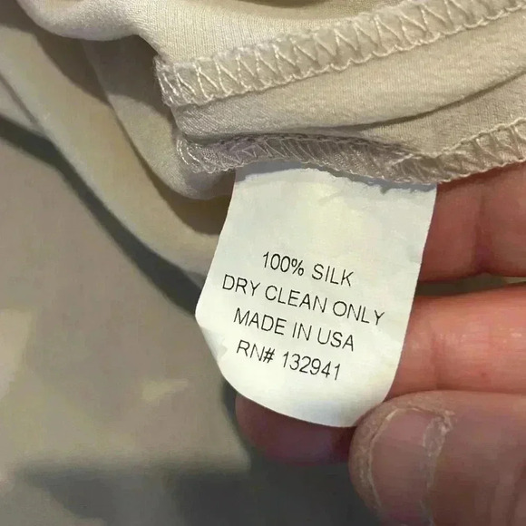 Amanda Uprichard Everday Shirt 100% Silk V Neck Blouse size Medium Minimalist - Picture 7 of 11